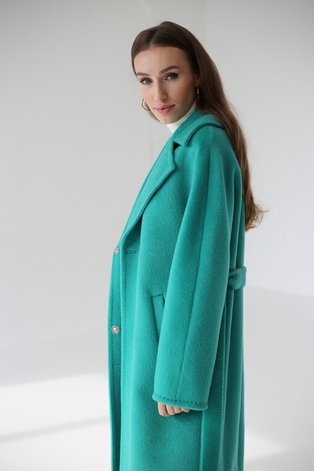 Двобортне пальто з вовни альпака та меріноса в зеленому кольорі 1