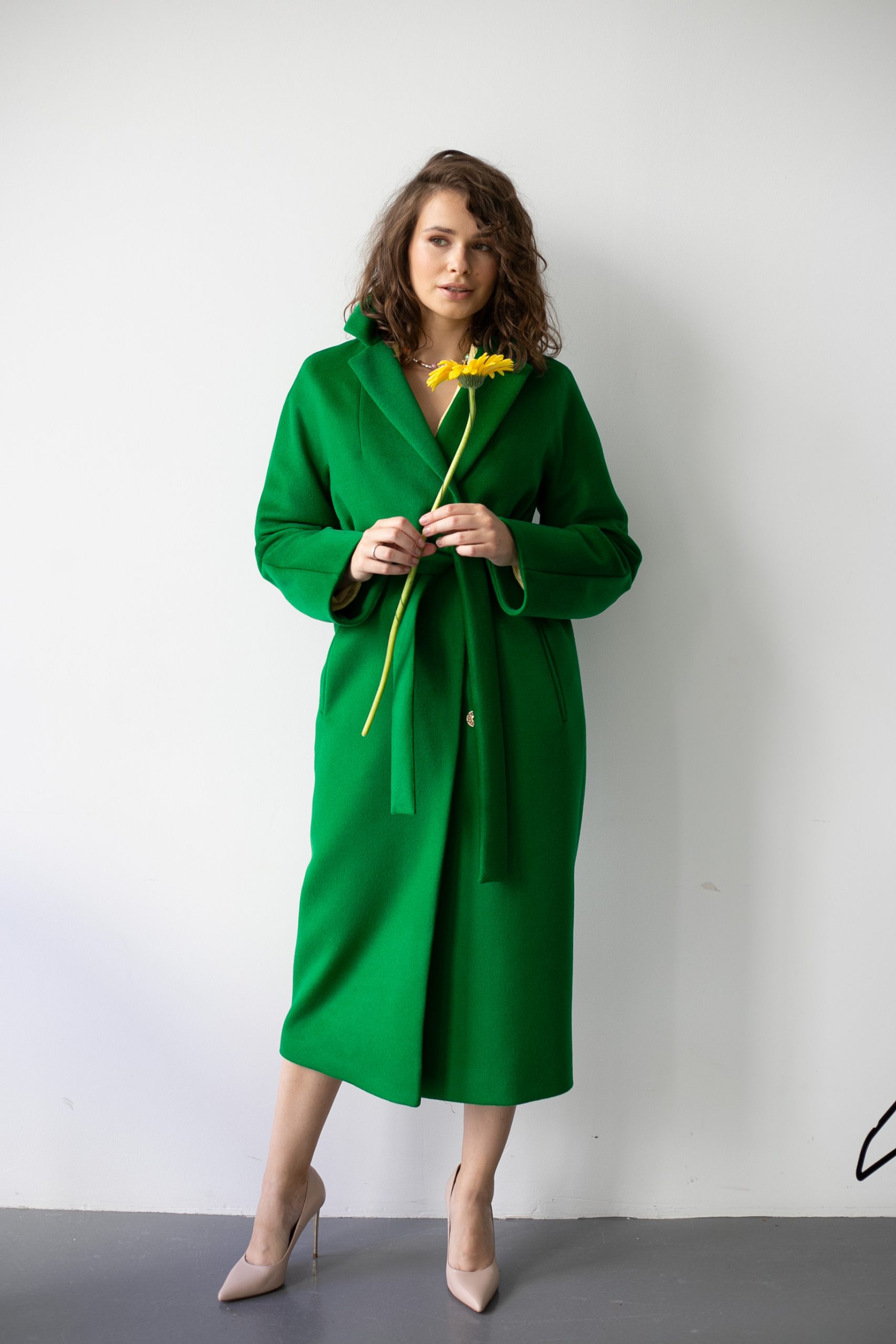 Пальто из кашемира светло-зеленого цвета 1