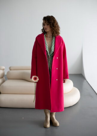 Пальто з вовни альпаки і меріноса в малиновому кольорі