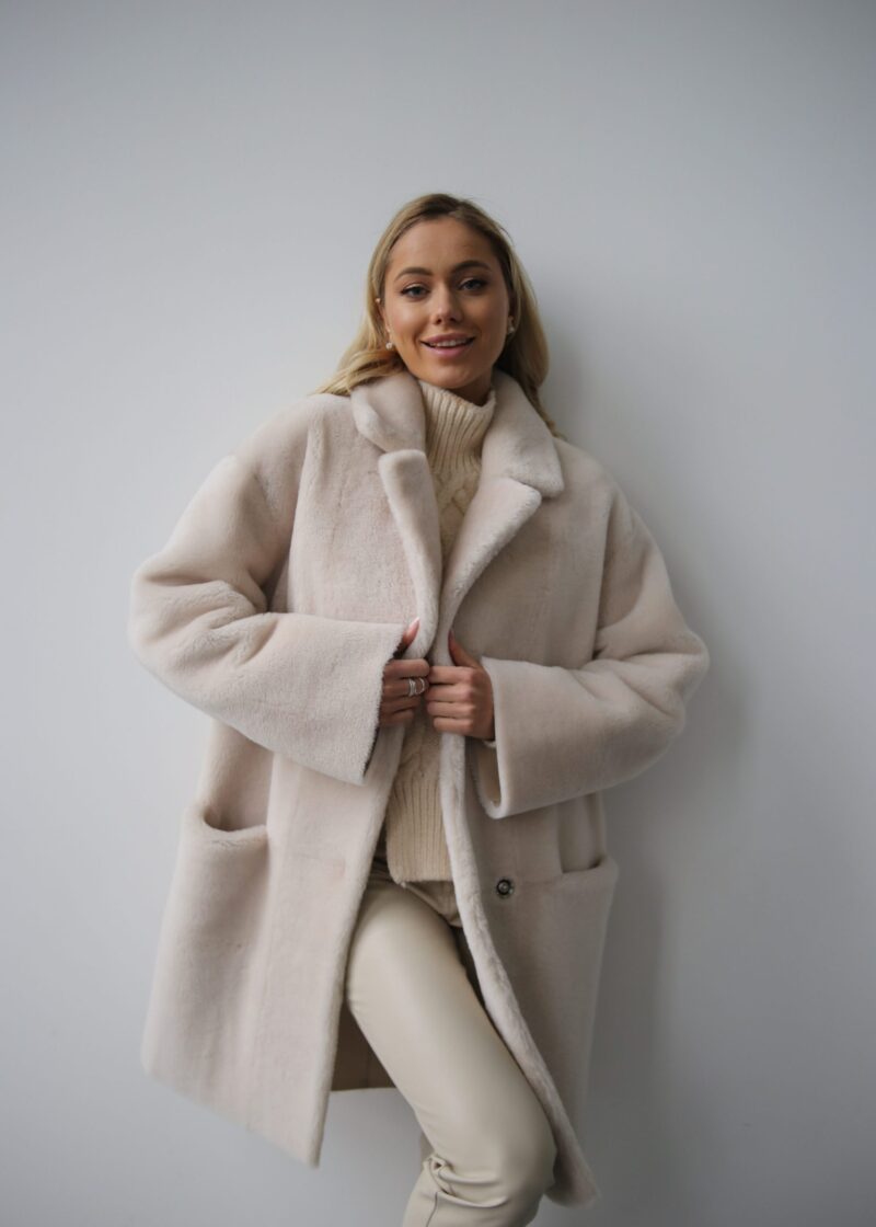Дублянка з хутра овчини мерино в бежевому кольорі