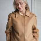 Вкорочене пальто в кольорі кемел 3