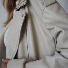 Куртка-косуха з натуральної шкіри в бежевому кольорі 11