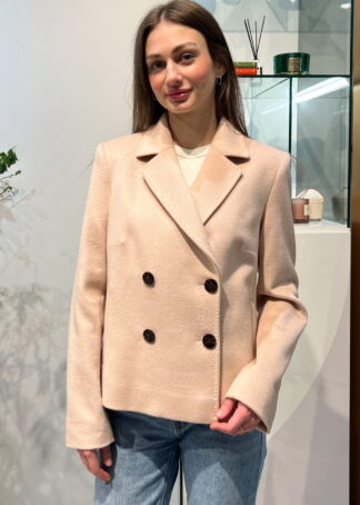 Укорочене пальто з вовни в рожевому кольорі