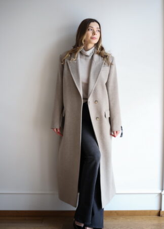 Пальто з вовни в бежевому кольорі