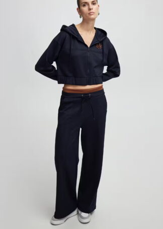 Спортивний костюм в темно-синьому кольорі