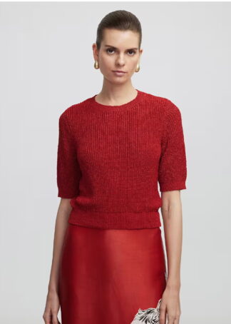 Кофта в червоному кольорі