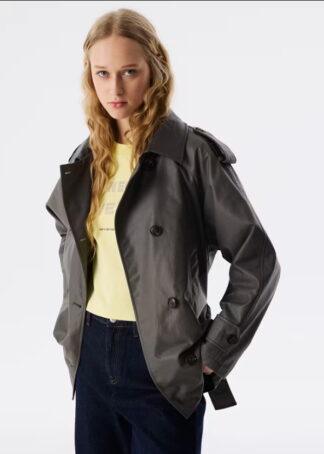 Джемпер в світло-коричневому кольорі