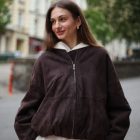 Куртка-бомбер в коричневому кольорі 5