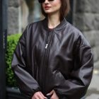 Куртка-бомбер в темно-коричневому кольорі 2