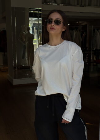 Лонгслів в білому кольорі