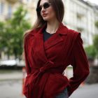 Куртка в темно-червоному кольорі 12