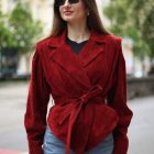 Куртка в темно-червоному кольорі 6