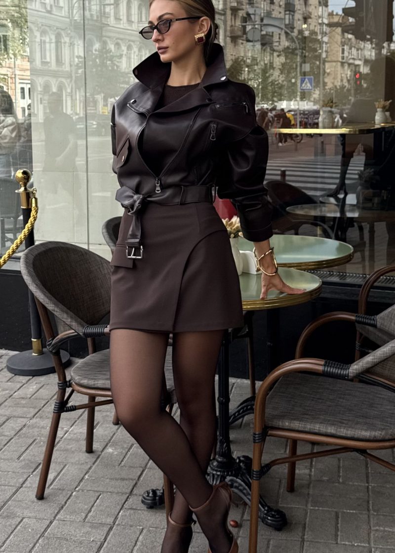 Куртка з натуральної шкіри в чорному кольорі