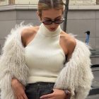 Шуба з натурального хутра лами в кремовому кольорі 6