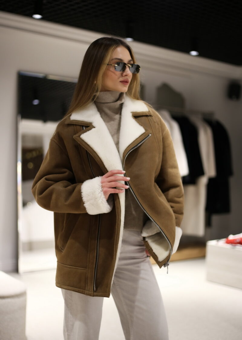 Головна 13 Дублянка з натуральної шкіри в коричневому кольорі