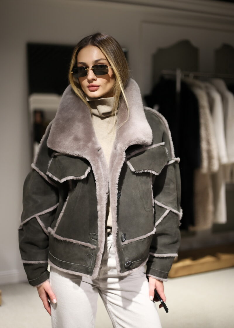 Дублянка з натурального хутра овчини в сірому кольорі