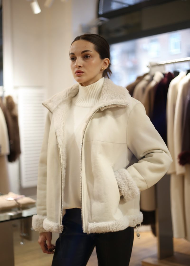 Дублянка з натуральної шкіри в кремовому кольорі,двохстороння