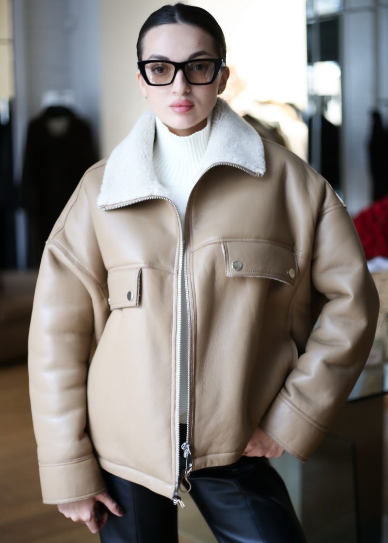 Дублянка з натуральної шкіри в темно-бежевому кольорі