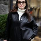 Куртка з натуральної шкіри в чорному кольорі,комір оздоблений з хутра норки 8