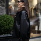 Куртка з натуральної шкіри в чорному кольорі,комір оздоблений з хутра норки 5