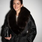 Пальто в чорному кольорі,комір з натурального хутра куниці 12