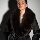 Пальто в чорному кольорі,комір з натурального хутра куниці 6