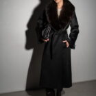 Пальто в чорному кольорі,комір з натурального хутра куниці 8