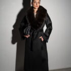 Пальто в чорному кольорі,комір з натурального хутра куниці 10