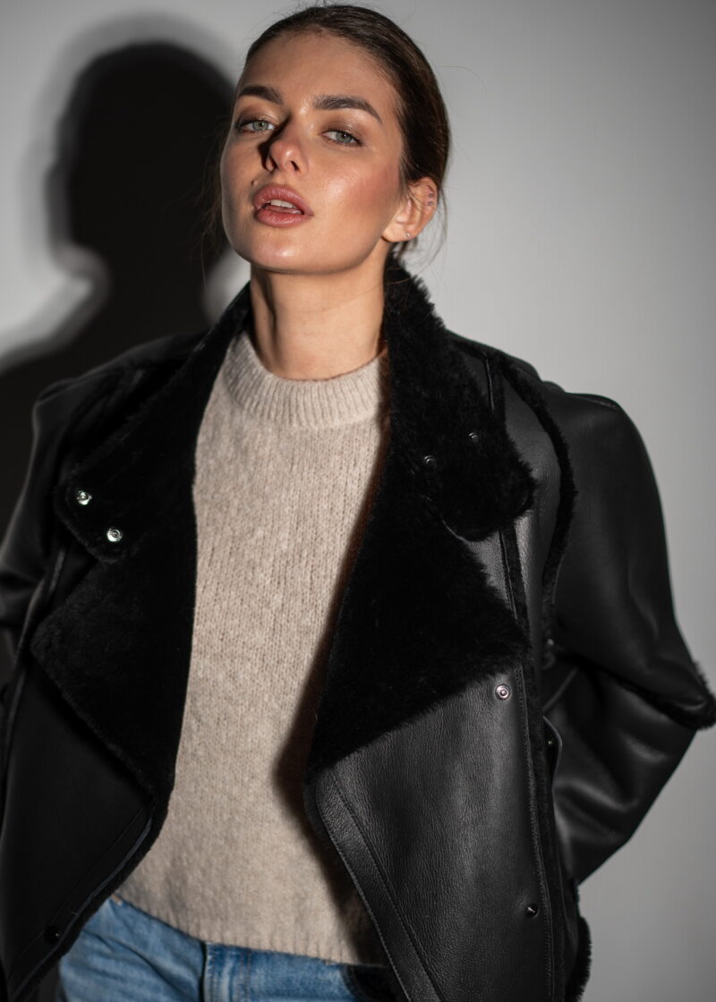 Дублянка з натуральної шкіри в чорному кольорі