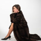 Шуба з натурального хутра норки в коричневому кольорі 14