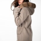 Пальто з кашеміру в бежевому кольорі, капюшон оздоблений натуральним хутром із соболя 13
