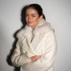 Пальто в білому кольорі,комір з штучного хутра 2