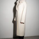 Пальто в білому кольорі,комір з штучного хутра 14