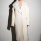 Пальто в білому кольорі,комір з штучного хутра 16