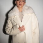 Пальто в білому кольорі,комір з штучного хутра 7