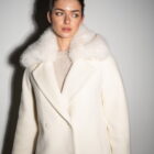 Пальто в білому кольорі,комір з штучного хутра 9