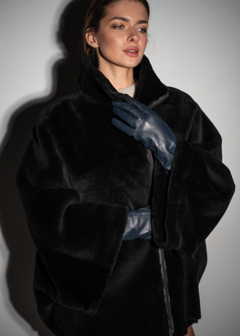 Дублянка з натуральної шкіри в чорному кольорі,двохстороння