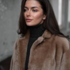 Дублянка з натуральної шкіри в бежевому кольорі,двохстороння 10