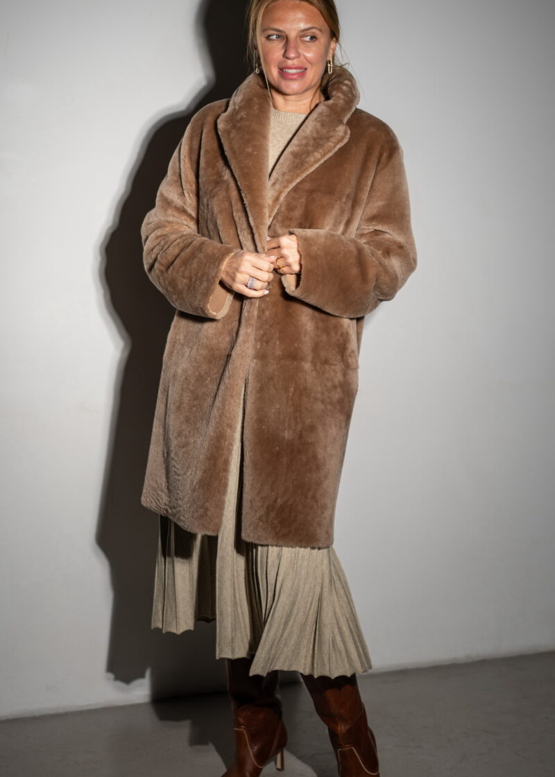 Дублянка з натуральної шкіри в темно-бежевому кольорі,двохстороння