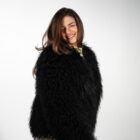 Шуба з хутра лами в чорному кольорі 3