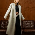 Пальто в білому кольорі 2