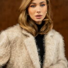 Пальто в бежево-рожевому кольорі 2