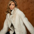 Шуба з натурального хутра овчини Merinillo в бежевому кольорі 4