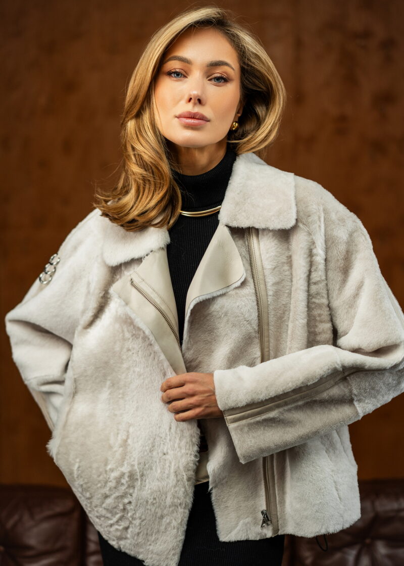 Дублянка з натуральної шкіри в бежевому кольорі,двохстороння