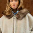 Дублянка з натуральної шкіри в бежевому кольорі,капюшон з натурального хутра куниці 6