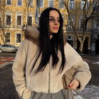 Дублянка з натуральної шкіри в бежевому кольорі,капюшон з натурального хутра куниці 5