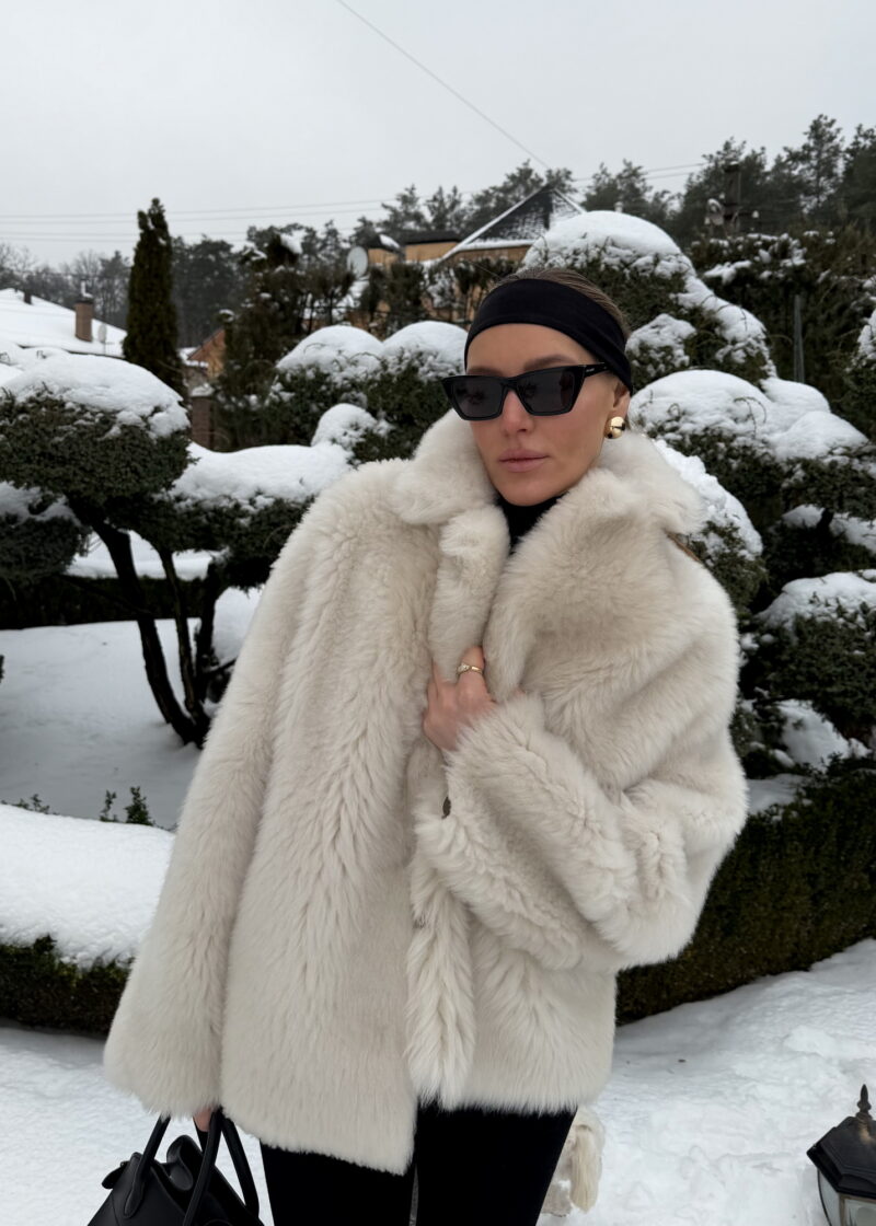 Шуба з натурального хутра овчини Merinillo в бежевому кольорі