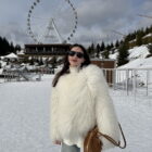 Шуба з хутра лами в білому кольорі 2