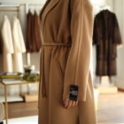 Пальто в світло коричневому кольорі 3