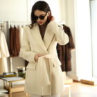 Пальто в білому кольорі 3